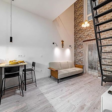 Chic Loft Bp: Industrial Gem Apartment Budapest Exterior photo