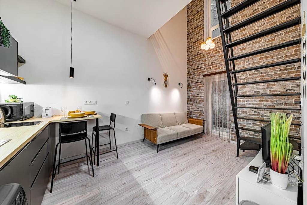 Chic Loft Bp: Industrial Gem Apartment Budapest Exterior photo