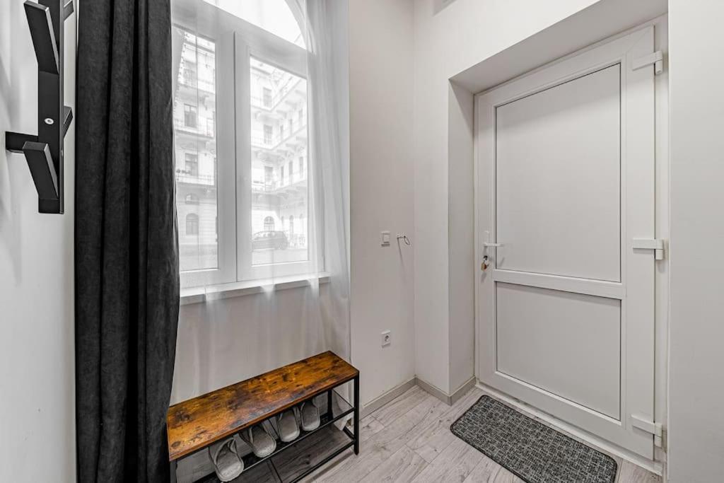 Chic Loft Bp: Industrial Gem Apartment Budapest Exterior photo